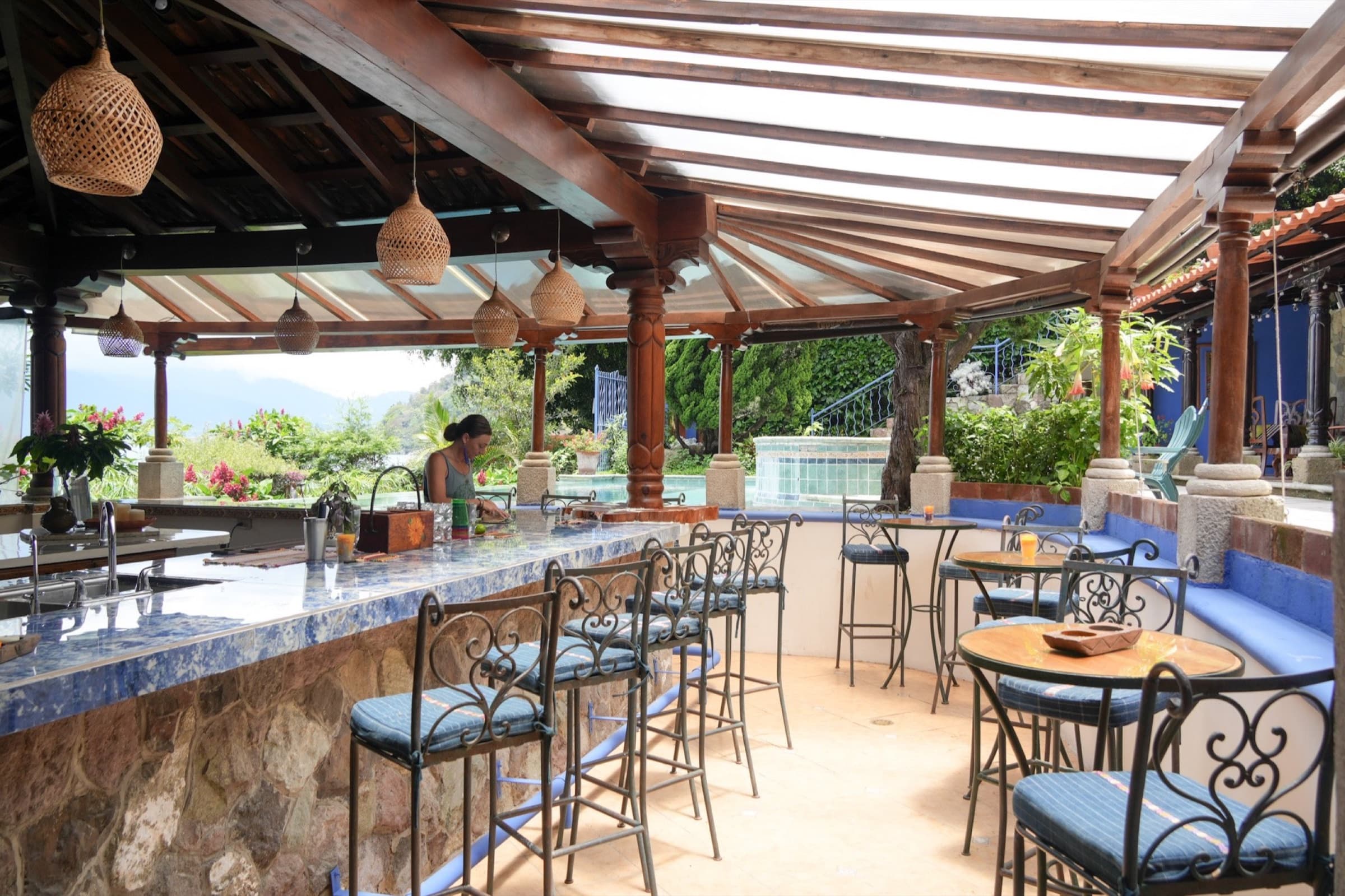 A lively lakeside event at Villas del Carmen